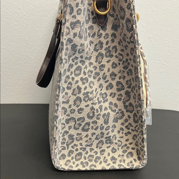 Betsey Johnson | Leopard Tote w/ Bag Charm & Crossbody Strap - Picture 10 of 16